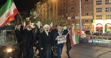 تصاویر/ اجتماع بزرگ اهالی مسجد الائمه (ع) فرمانیه تهران در دفاع از انقلاب و کشور