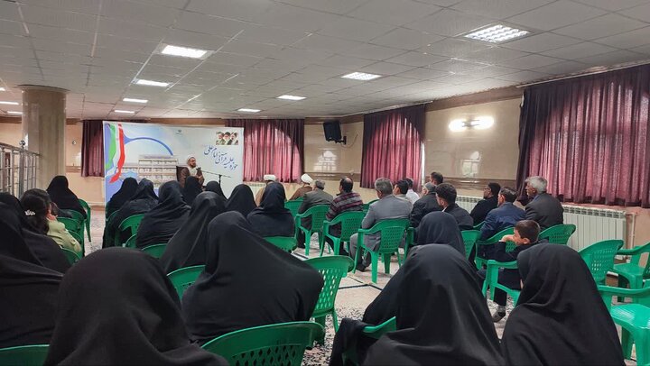 تصاویر/ نشست مشاوره ای والدین طلاب و متقاضیان ورود به حوزه علمیه در مدرسه علمیه سلماس