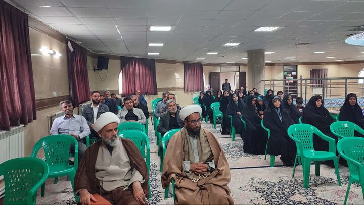 تصاویر/ نشست مشاوره ای والدین طلاب و متقاضیان ورود به حوزه علمیه در مدرسه علمیه سلماس