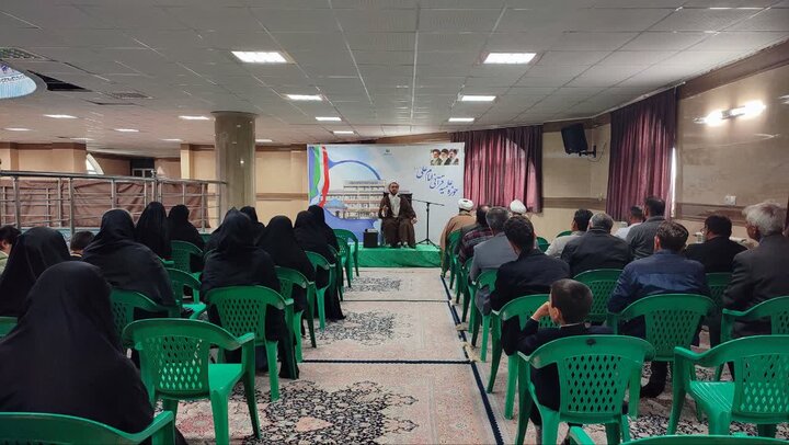 تصاویر/ نشست مشاوره ای والدین طلاب و متقاضیان ورود به حوزه علمیه در مدرسه علمیه سلماس