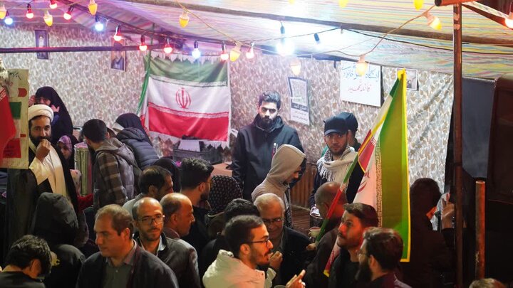 تصاویر/ مردم ولایتمدار شهرستان خوی در هشتادمین شب: خونخواهی رهبر شهید و انزجار از اقدامات تروریستی آمریکا