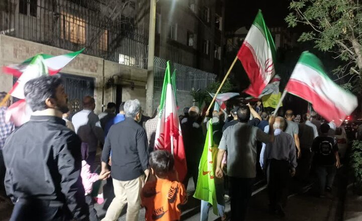 تصاویر/ اجتماع مردم نبرد تهران در دفاع از انقلاب و کشور در مسجد المهدی (عج)
