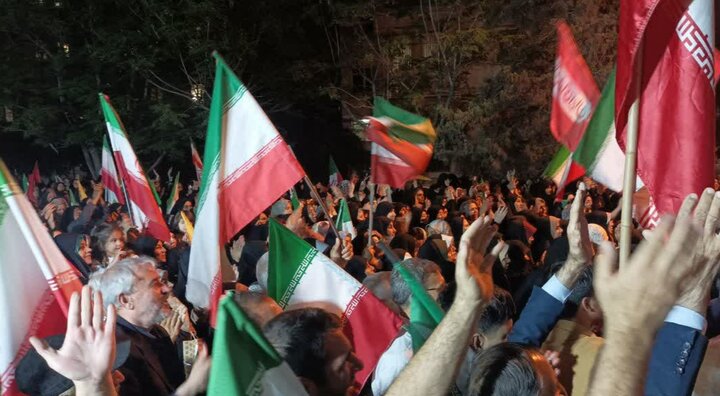 تصاویر/ اجتماع مردم نبرد تهران در دفاع از انقلاب و کشور در مسجد المهدی (عج)