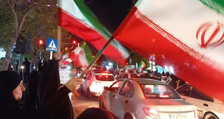 تصاویر/ اجتماع مردم نبرد تهران در دفاع از انقلاب و کشور در مسجد المهدی (عج)