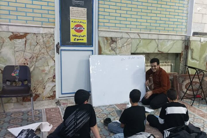 تصاویر/ فعالیت های گروه جهادی تبلیغی نوجوانان مسجد المهدی(عج) در جنگ رمضان