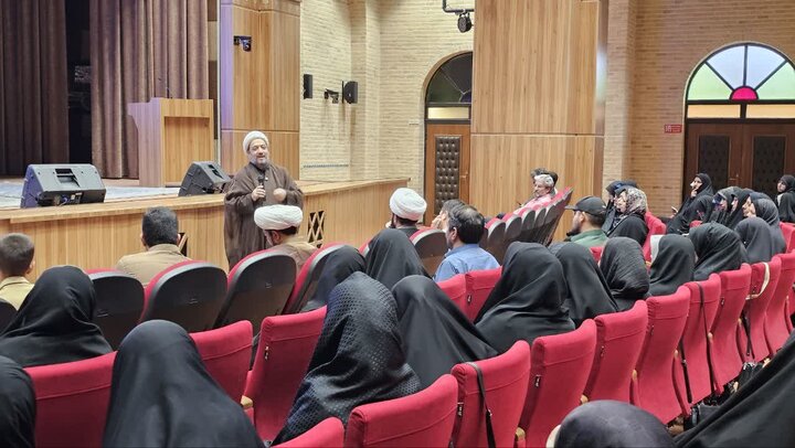 تصاویر/ همایش خانواده صدرایی با حضور والدین دانش‌آموزان مدارس علوم ومعارف صدرای یزد برگزار شد