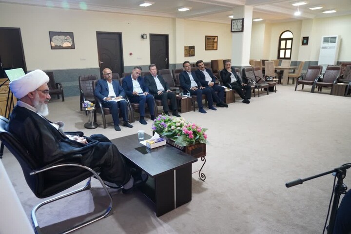 تصاویر/ دیدارهای جداگانه جمعی از مسئولان با امام جمعه بوشهر