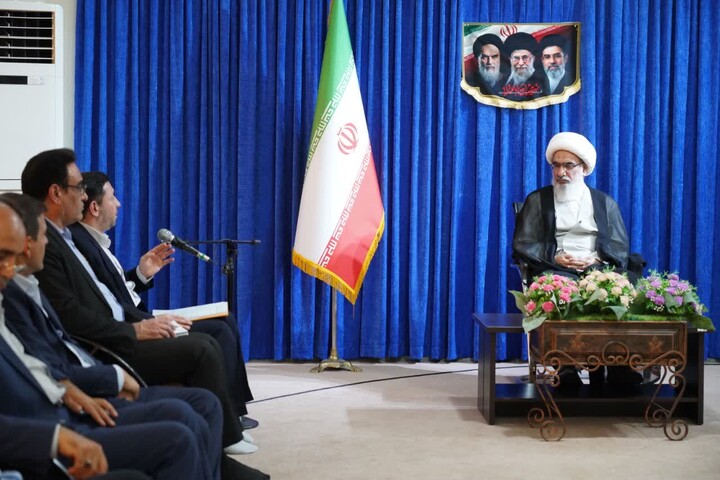 تصاویر/ دیدارهای جداگانه جمعی از مسئولان با امام جمعه بوشهر