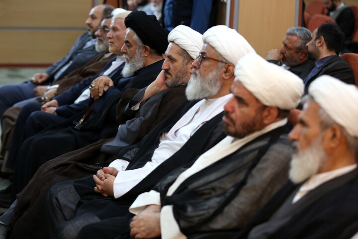 تصاویر/  آیین رونمایی از مجموعه گرانسنگ «منظومه فکری آیت الله العظمی مکارم شیرازی»