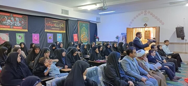 تصاویر/برگزاری کارگاه آموزشی جوانی جمعیت و فرزندآوری در الشتر