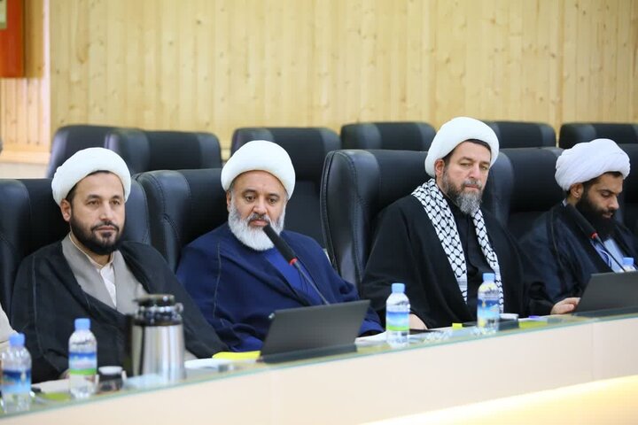تصاویر/  اولین گردهمایی ائمه جمعه استان در سال ۱۴۰۵ در ساری، با موضوع «تجمعات شبانه» و «صلح و سازش»