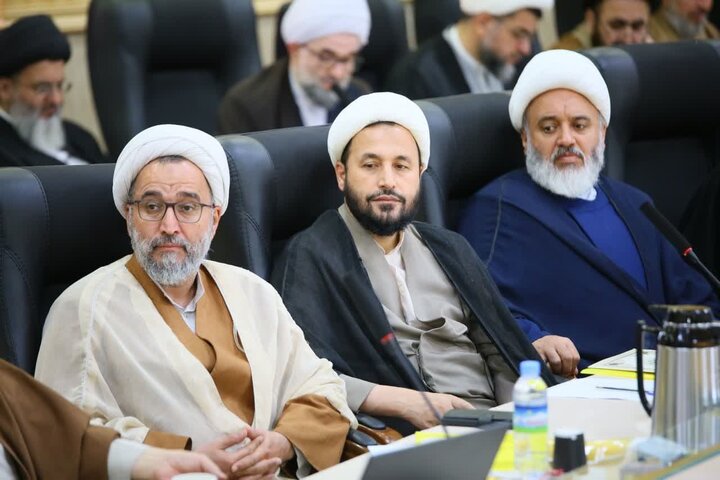 تصاویر/  اولین گردهمایی ائمه جمعه استان در سال ۱۴۰۵ در ساری، با موضوع «تجمعات شبانه» و «صلح و سازش»