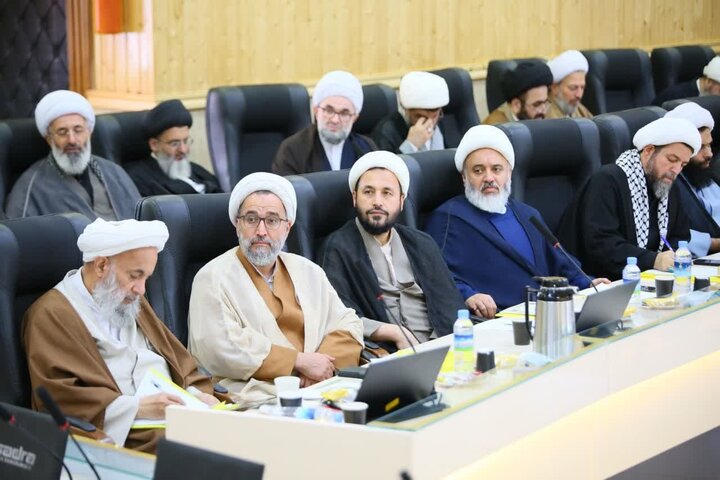 تصاویر/  اولین گردهمایی ائمه جمعه استان در سال ۱۴۰۵ در ساری، با موضوع «تجمعات شبانه» و «صلح و سازش»