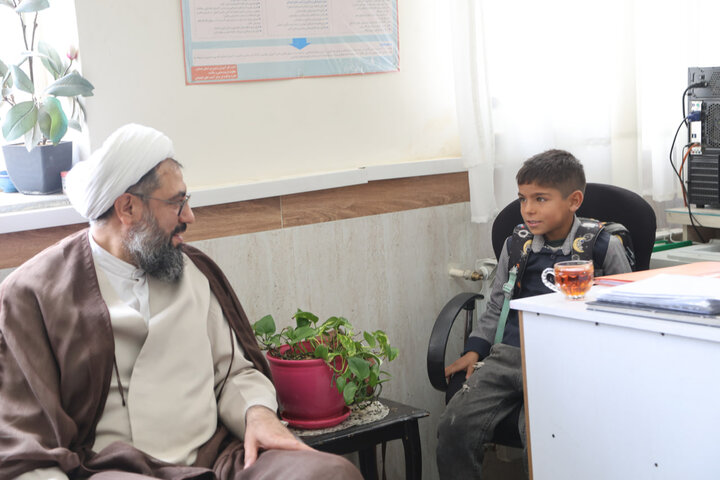 تصاویر / بازدید امام جمعه همدان از وضعیت یکی از مدارس روستای چشین