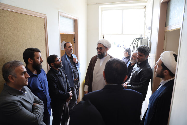 تصاویر / بازدید امام جمعه همدان از وضعیت یکی از مدارس روستای چشین