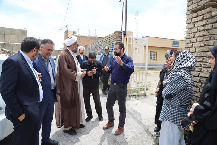 تصاویر / بازدید امام جمعه همدان از وضعیت یکی از مدارس روستای چشین