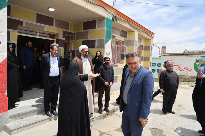 تصاویر / بازدید امام جمعه همدان از وضعیت یکی از مدارس روستای چشین