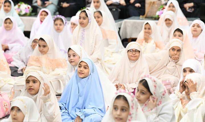 تصاویر/ مراسم جشن تکلیف دختران در حرم حضرت عبدالعظیم(ع)
