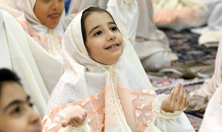 تصاویر/ مراسم جشن تکلیف دختران در حرم حضرت عبدالعظیم(ع)