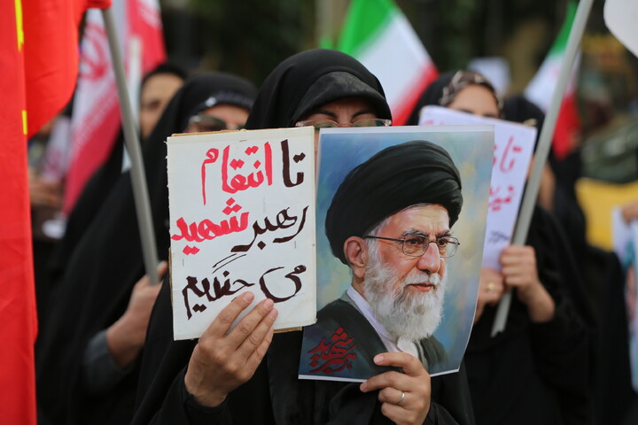 تصاویر/ اجتماع بانوان اصفهانی در سالروز شهادت آیت الله رئیسی