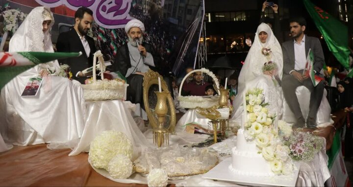 تصاویر/ اجتماع بزرگ اهالی مسجد الائمه (ع) فرمانیه تهران در دفاع از انقلاب و کشور
