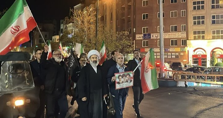 تصاویر/ اجتماع بزرگ اهالی مسجد الائمه (ع) فرمانیه تهران در دفاع از انقلاب و کشور