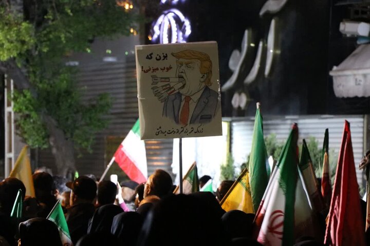 تصاویر/ اجتماع مردم تهران در مسجد المهدی (عج) در دفاع از انقلاب و وطن