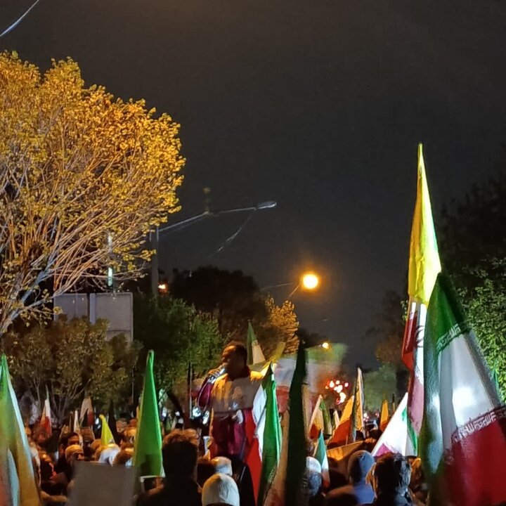 تصاویر/ اجتماع مردم تهران در مسجد المهدی (عج) در دفاع از انقلاب و وطن