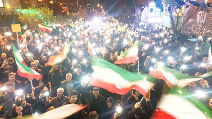 تصاویر/ اجتماع مردم تهران در مسجد المهدی (عج) در دفاع از انقلاب و وطن