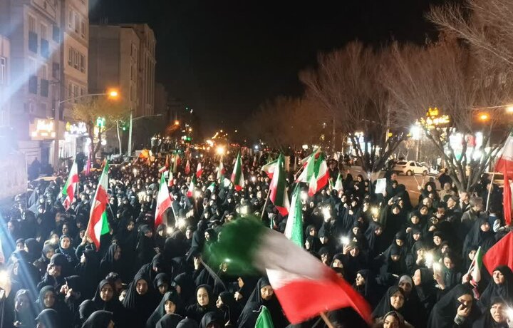 تصاویر/ اجتماع مردم تهران در مسجد المهدی (عج) در دفاع از انقلاب و وطن