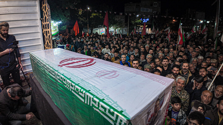 تصاویر/ وداع باشکوه مردم بهار با پیکر سرگرد پاسدار شهید نادر حمیدیان