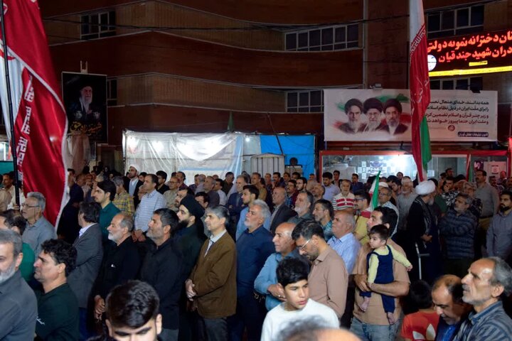 تصاویر/هشتادویکمین اجتماع شبانگاهی مردم دارالشهداء آران و بیدگل بیاد شهدای پرواز