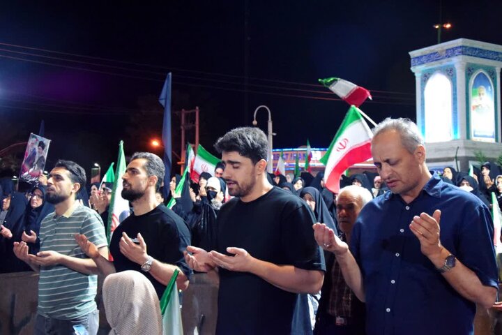 تصاویر/هشتادویکمین اجتماع شبانگاهی مردم دارالشهداء آران و بیدگل بیاد شهدای پرواز