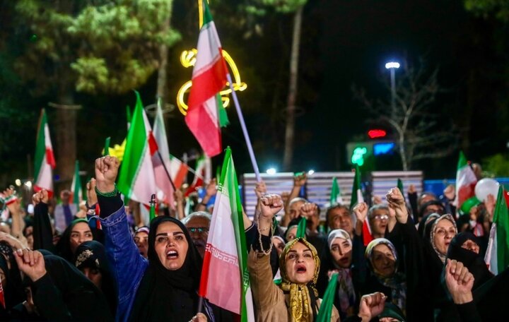 تصاویر/ تجمع اقتدار در میدان نبوت تهران