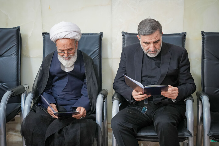 تصاویر/ مراسم دومین سالگرد شهادت سیدالشهدای خدمت شهید آیت الله رئیسی و شهدای خدمت در حرم حضرت معصومه سلام الله علیها