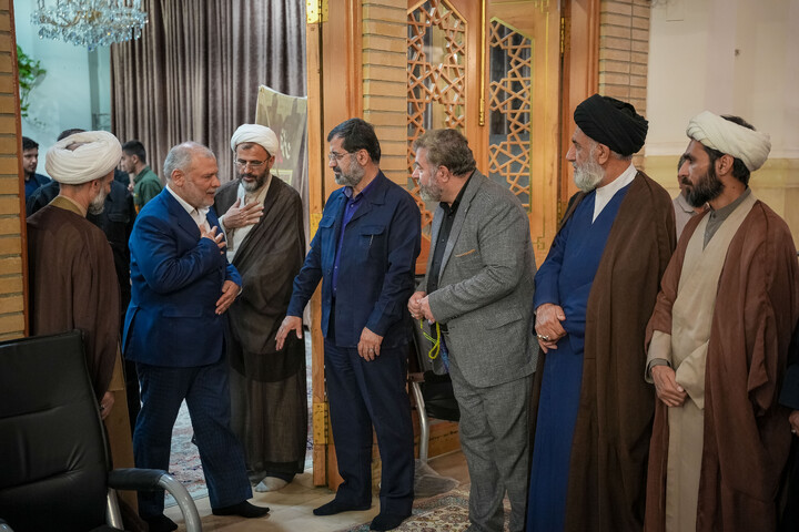 تصاویر/ مراسم دومین سالگرد شهادت سیدالشهدای خدمت شهید آیت الله رئیسی و شهدای خدمت در حرم حضرت معصومه سلام الله علیها