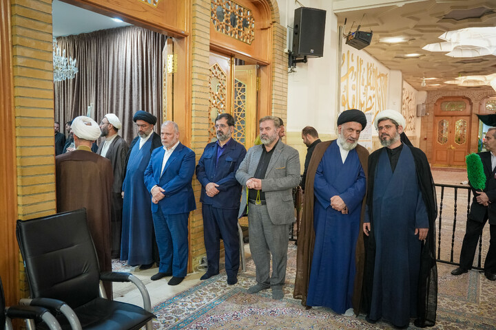 تصاویر/ مراسم دومین سالگرد شهادت سیدالشهدای خدمت شهید آیت الله رئیسی و شهدای خدمت در حرم حضرت معصومه سلام الله علیها