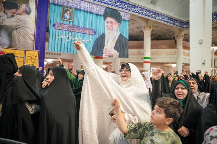 تصاویر/ مراسم دومین سالگرد شهادت سیدالشهدای خدمت شهید آیت الله رئیسی و شهدای خدمت در حرم حضرت معصومه سلام الله علیها