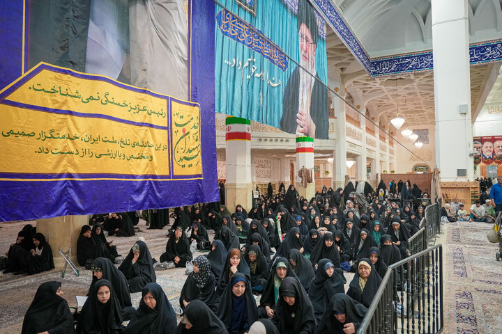 تصاویر/ مراسم دومین سالگرد شهادت سیدالشهدای خدمت شهید آیت الله رئیسی و شهدای خدمت در حرم حضرت معصومه سلام الله علیها