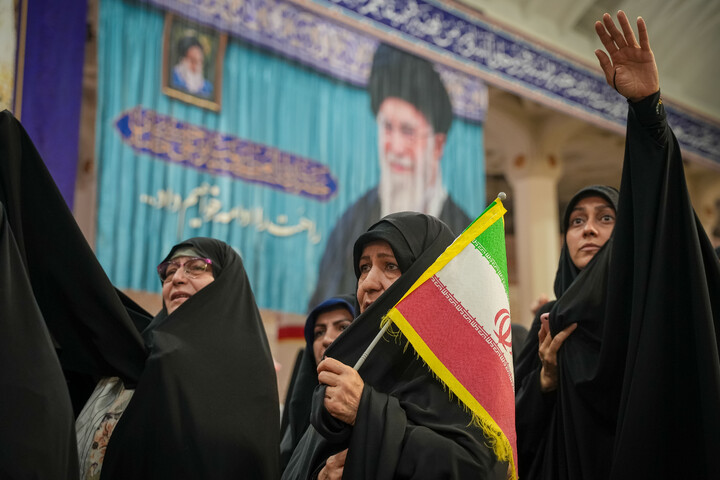 تصاویر/ مراسم دومین سالگرد شهادت سیدالشهدای خدمت شهید آیت الله رئیسی و شهدای خدمت در حرم حضرت معصومه سلام الله علیها