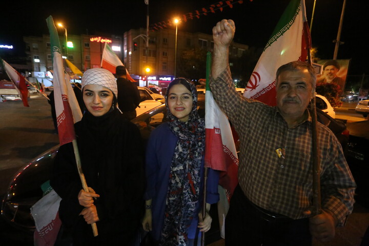 صاویر/ هشتاد و یکمین شب حماسه حضور اصفهانی‌ها در خیابان‌ها و میدان‌های شهر