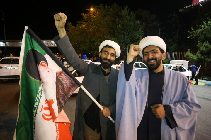 صاویر/ هشتاد و یکمین شب حماسه حضور اصفهانی‌ها در خیابان‌ها و میدان‌های شهر