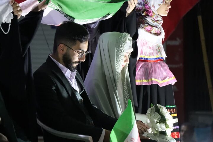 تصاویر/ آغاز زندگی مشترک سه زوج خوشبخت در تجمع مردمی شهرستان نور