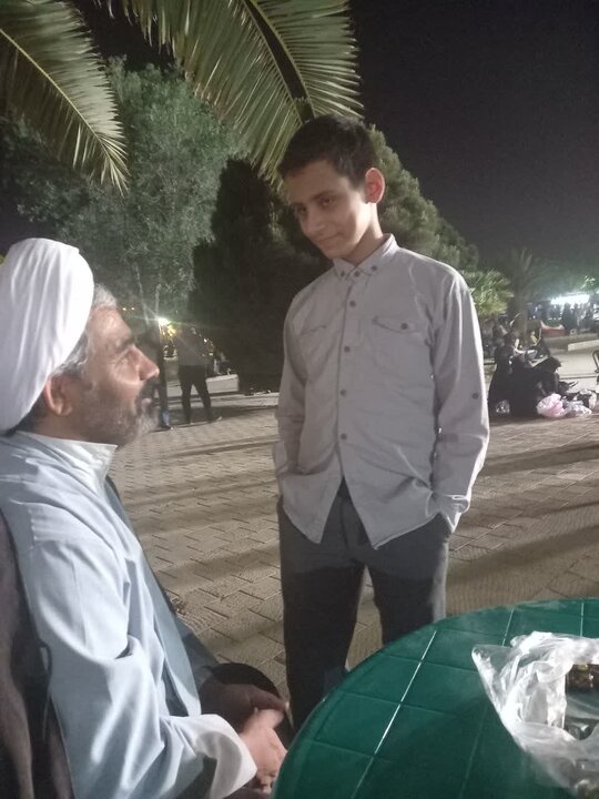 تصاویر/ پذیرش طلبه مدرسه علمیه آیت‌الله مصطفوی کاشان در تجمعات شبانه