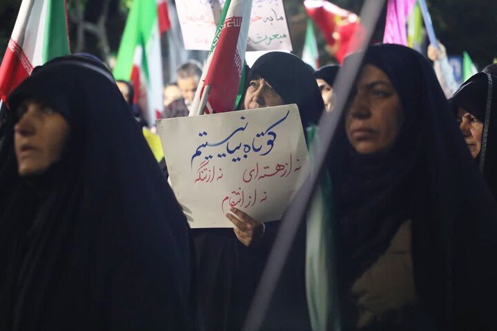 تصاویر/ هشتاد و یکمین شب از سلسله اجتماعات مردمی «شب‌های اقتدار» در سمنان