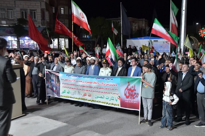 تصاویر/ استمرار حضور خیابانی مردم شهرستان شوط در دفاع از انقلاب اسلامی