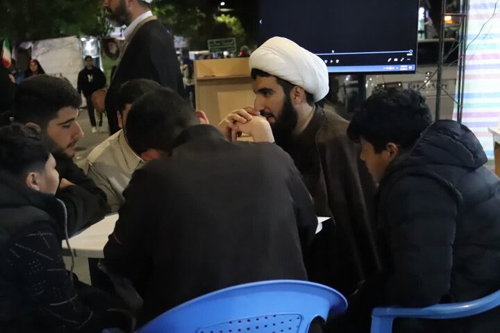 تصاویر/  استمرار فعالیت قرارگاه خدمت رسانی مدرسه علمیه قرآنی قائد شهید امام خامنه‌ای