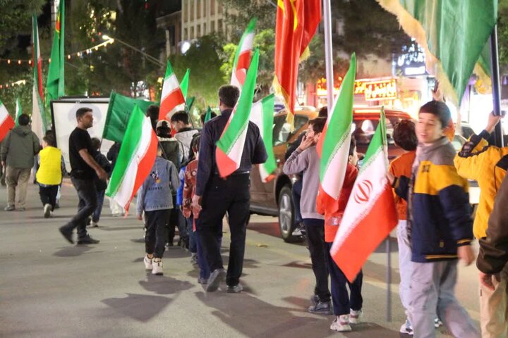 تصاویر/ اجتماع بزرگ مردم زنجان در دفاع از انقلاب و کشور