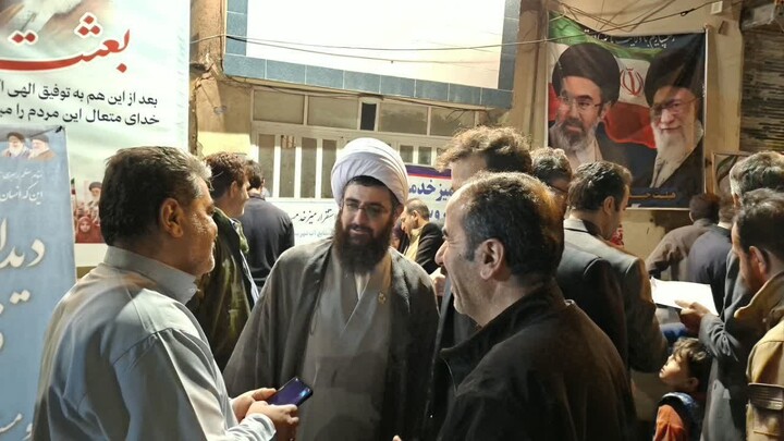 تصاویر / برپایی میز خدمت در شب‌های اقتدار فامنین