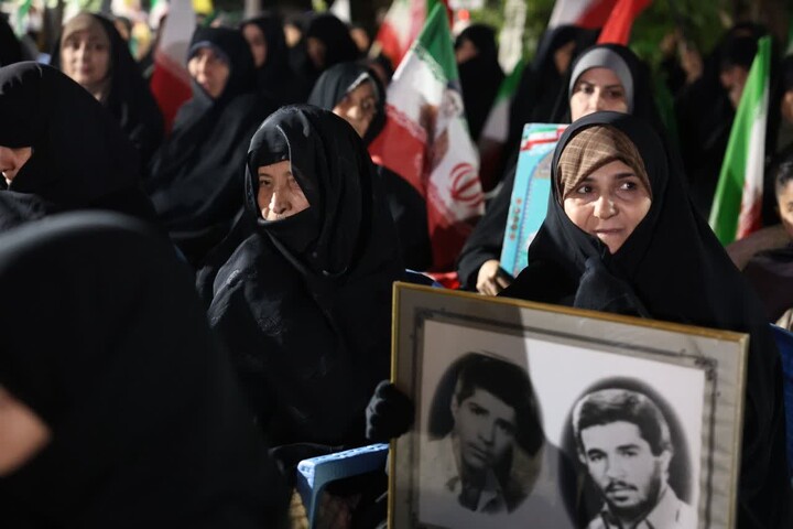 تصاویر / تجلیل از خانواده شهدای منطقه جانبازان همدان